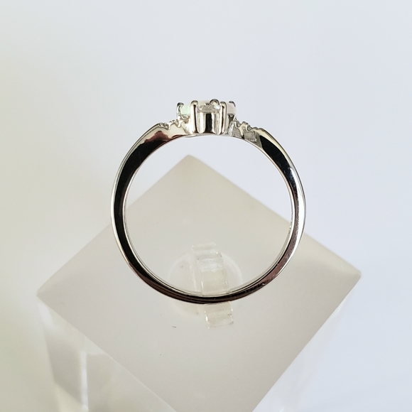 Sterling Silver Opal Ring - Picture 4 of 8